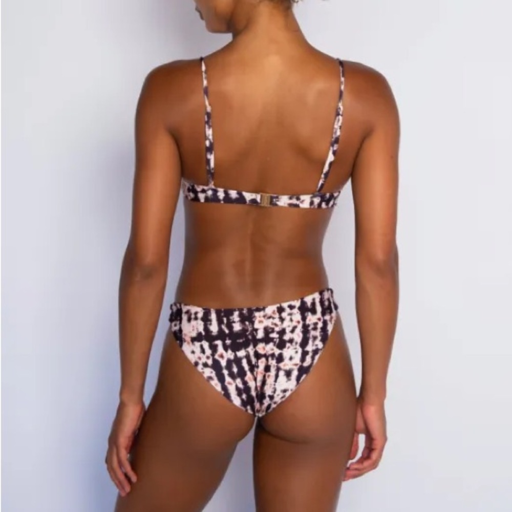 Skatie Bikini Bottom